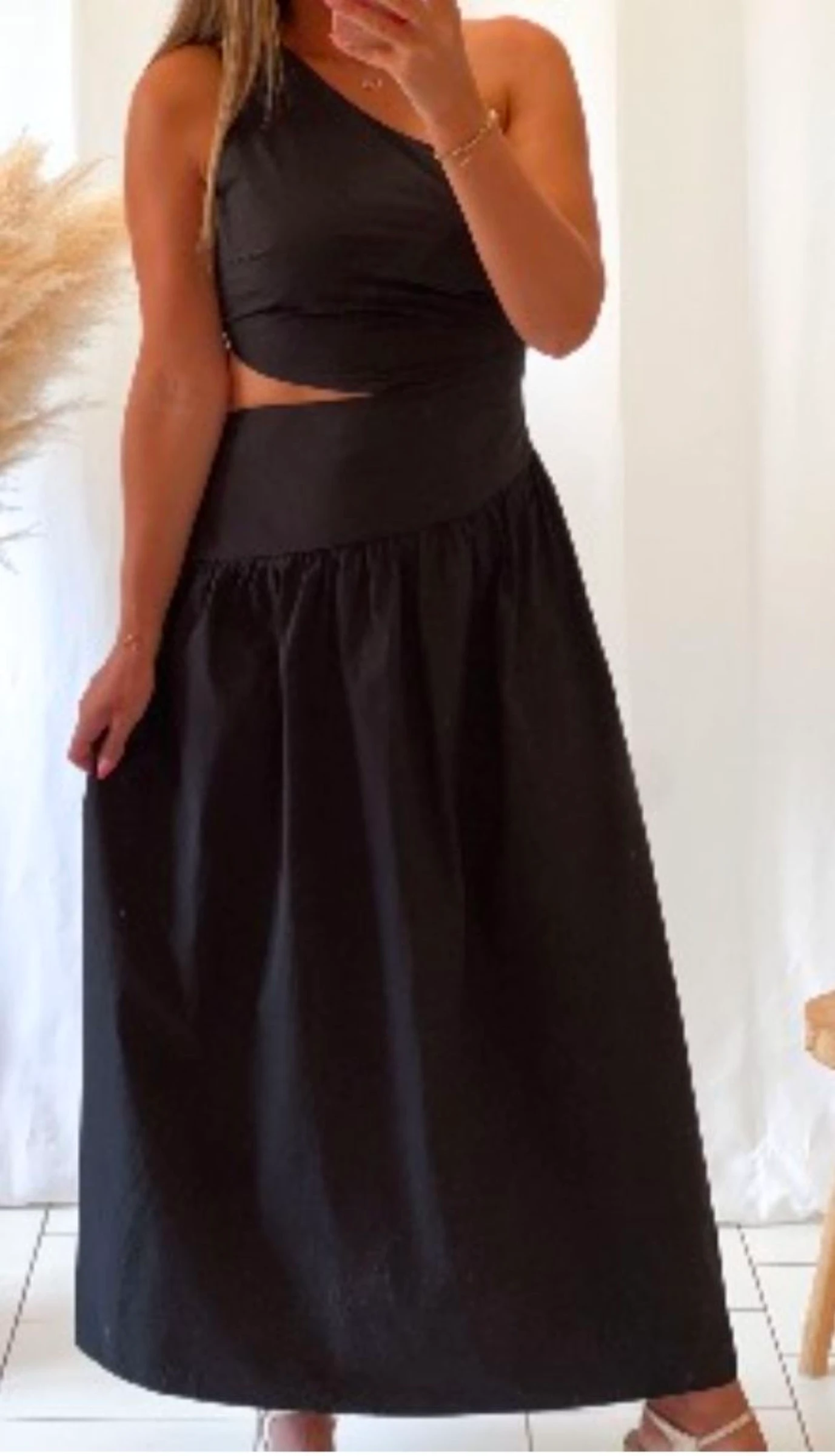 ✨🖤 Asymmetrische lange zwarte jurk maat S Elegantie in zijn puurste vorm! 🖤✨ – photo 4
